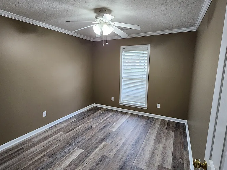 1229 Westfield Ln — Photo 21