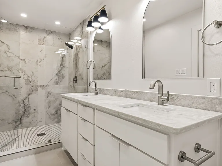 7537 Brentcove Cir — Photo 13