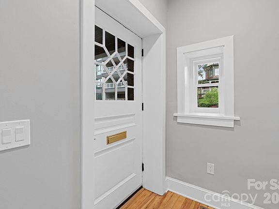 3rd image of 134 Biltmore Ave APT 2