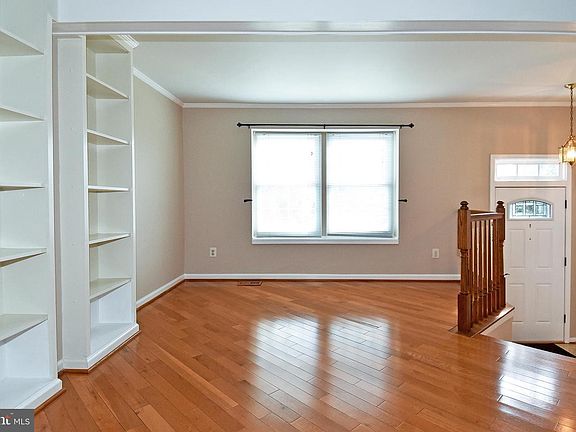 3rd image of 12928 Augustus Ct