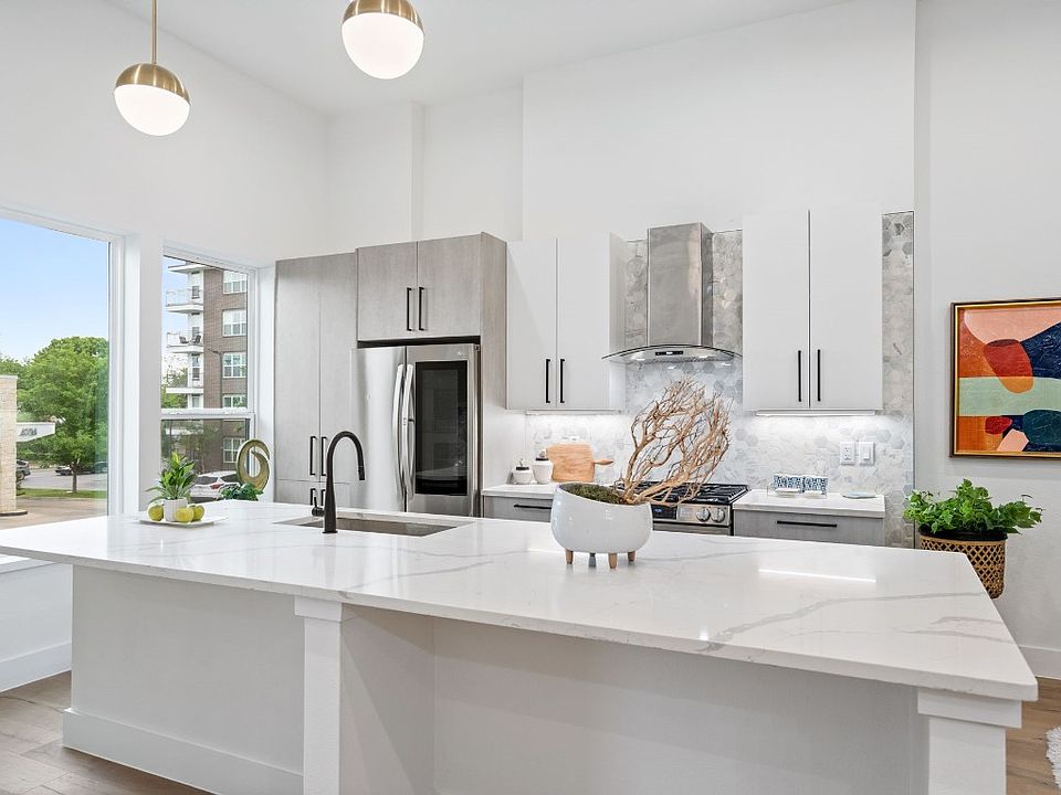 1st image of 4208 Live Oak St #205