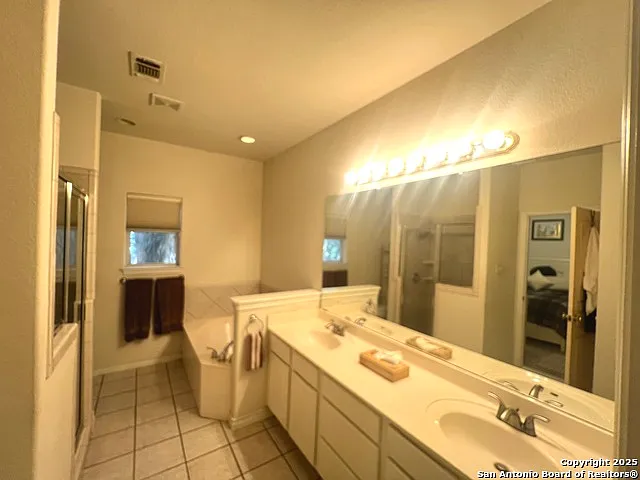 610 Renoir — Photo 12