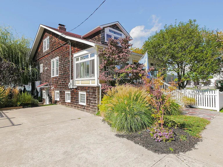 24 N Cornwall Ave — Photo 4