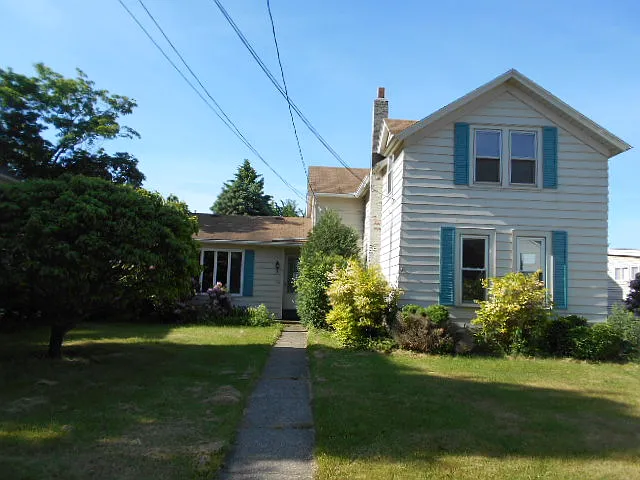 111 Clinton St photo 1