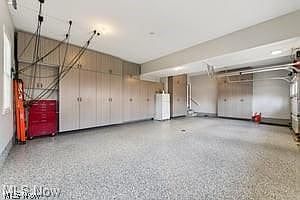 4th image of 1800 Bur Oak Dr