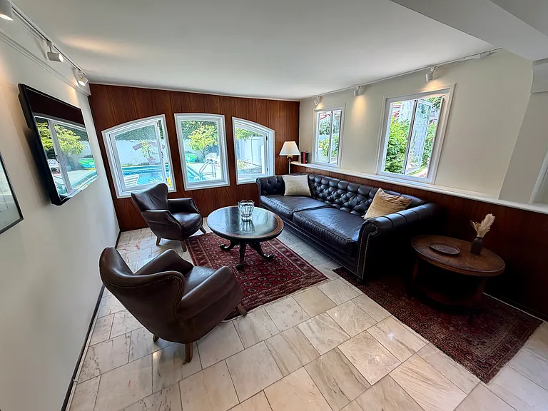 311 Amalfi Dr — Photo 34