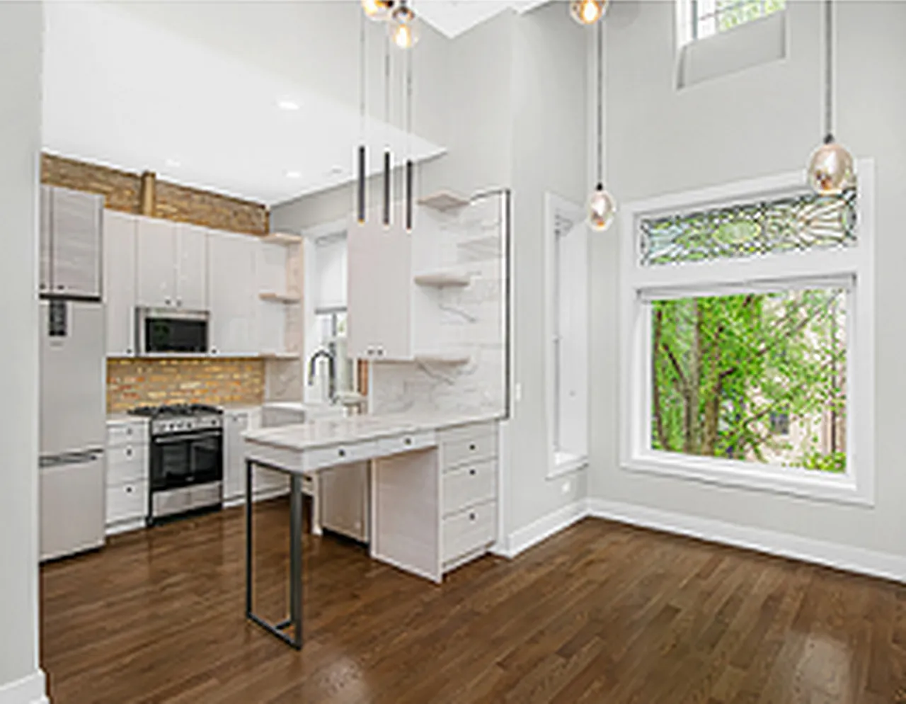 2 bed, 740 sqft, $3,400 — Photo 3
