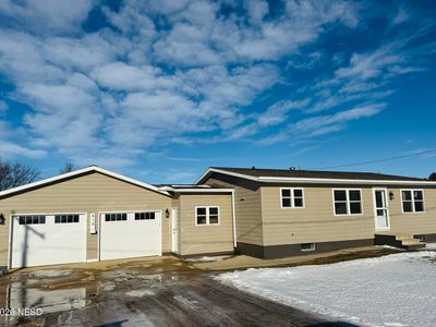 414 E Pearl St, Castlewood, SD, 57223