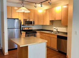 2600 University Ave SE APT 404, Minneapolis, MN 55414