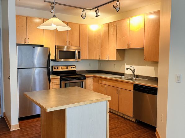 2600 University Ave SE APT 404