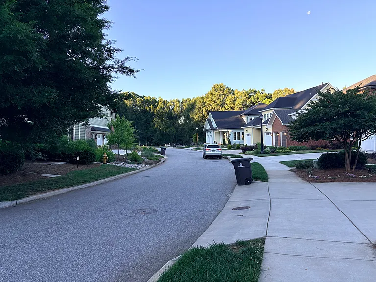 275 Glade View Ct — Photo 6