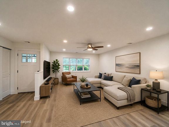 4th image of 64 Huntington Dr