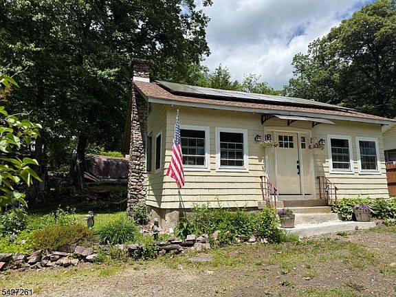 2nd image of 29 Lakeside Rd