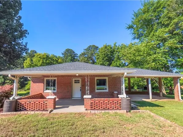 2986 Hilltop Dr, Buchanan, GA 30113