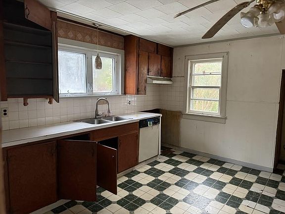 696 Burger Hollow Rd, Kunkletown, PA 18058 | Zillow