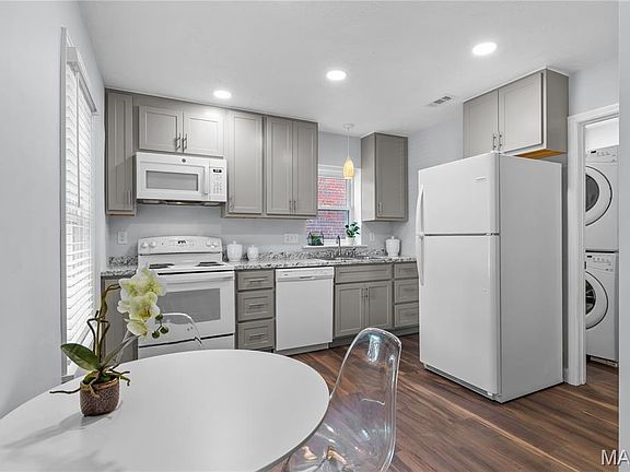 4th image of 1433 Collins Ave