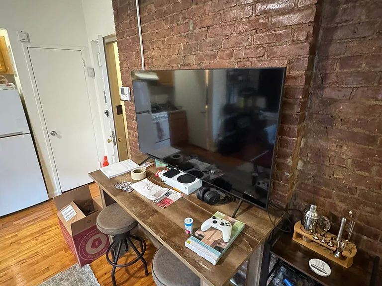 220 E 29th St #6F — Photo 14