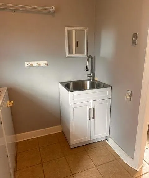 New laundry sink