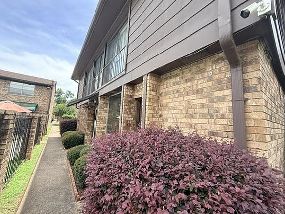 2nd image of 1820 E Kings Hwy APT 35