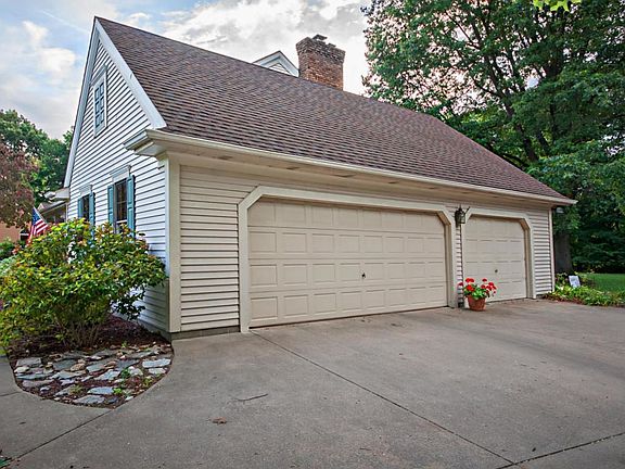 2nd image of 4682 Jamestown Dr