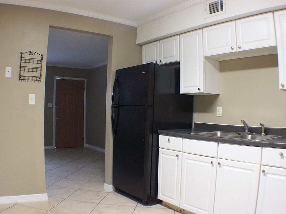 1st image of 513 Circle Dr APT B2