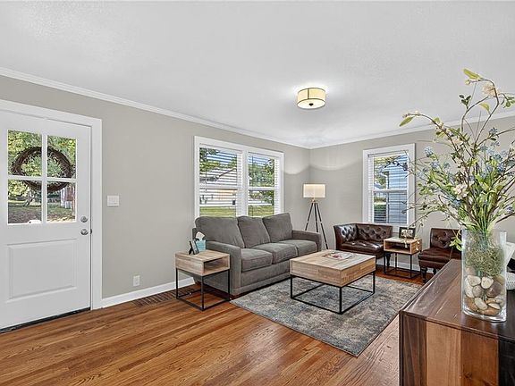 5th image of 4447 Fisher St