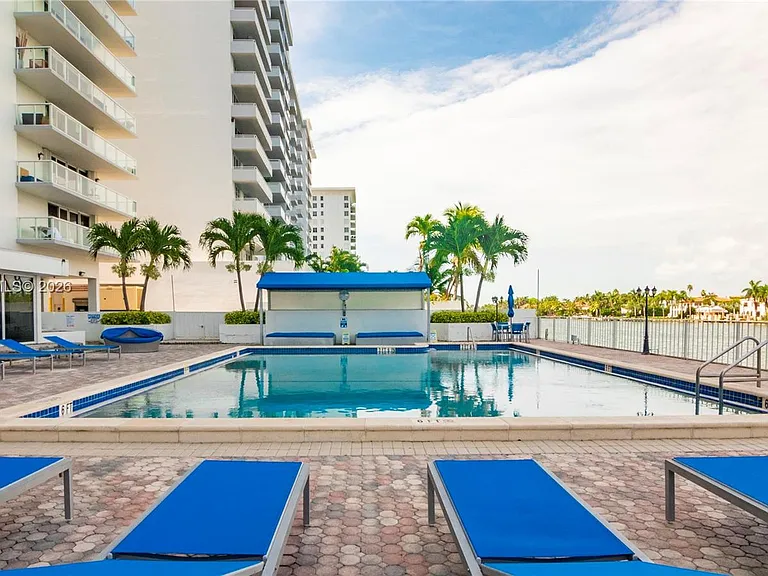 5750 Collins Ave #7A — Photo 26