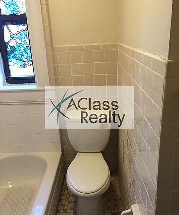 3rd image of 3552 Steinway St APT 2