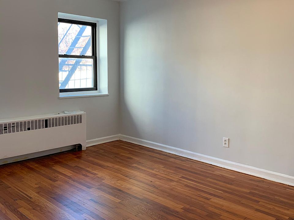 1st image of 241 Prospect St