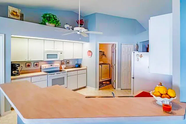 424 Holly Dr — Photo 8