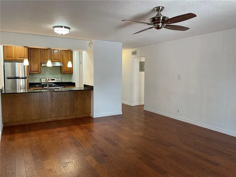6501 E Hill Dr #203 — Photo 9