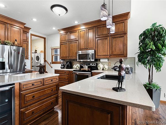 5th image of 186 Golden Valley Dr