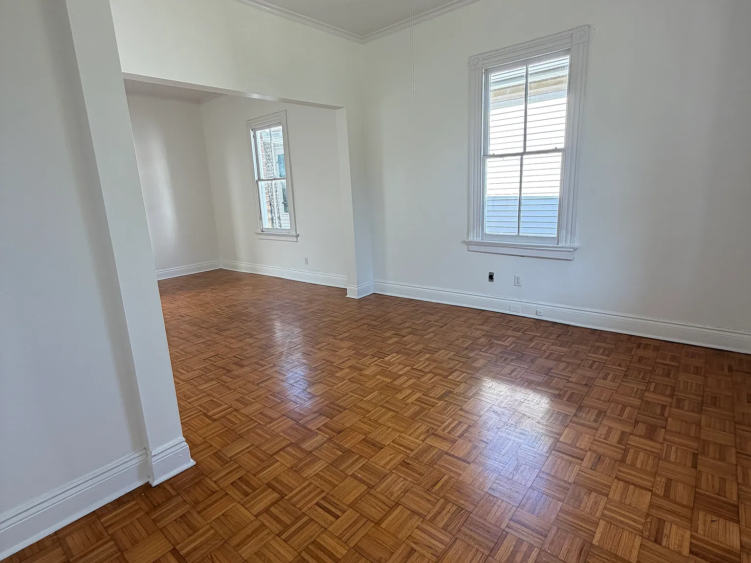 3 bed, 1100 sqft, $1,900 — Photo 4