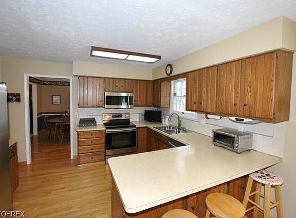 5th image of 6231 Queens Way