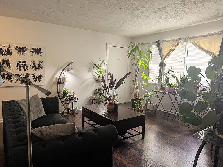 1277 Greenwich St SW #7 — Photo 7