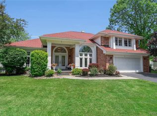 84 Moorfields Ct, East Amherst, NY 14051