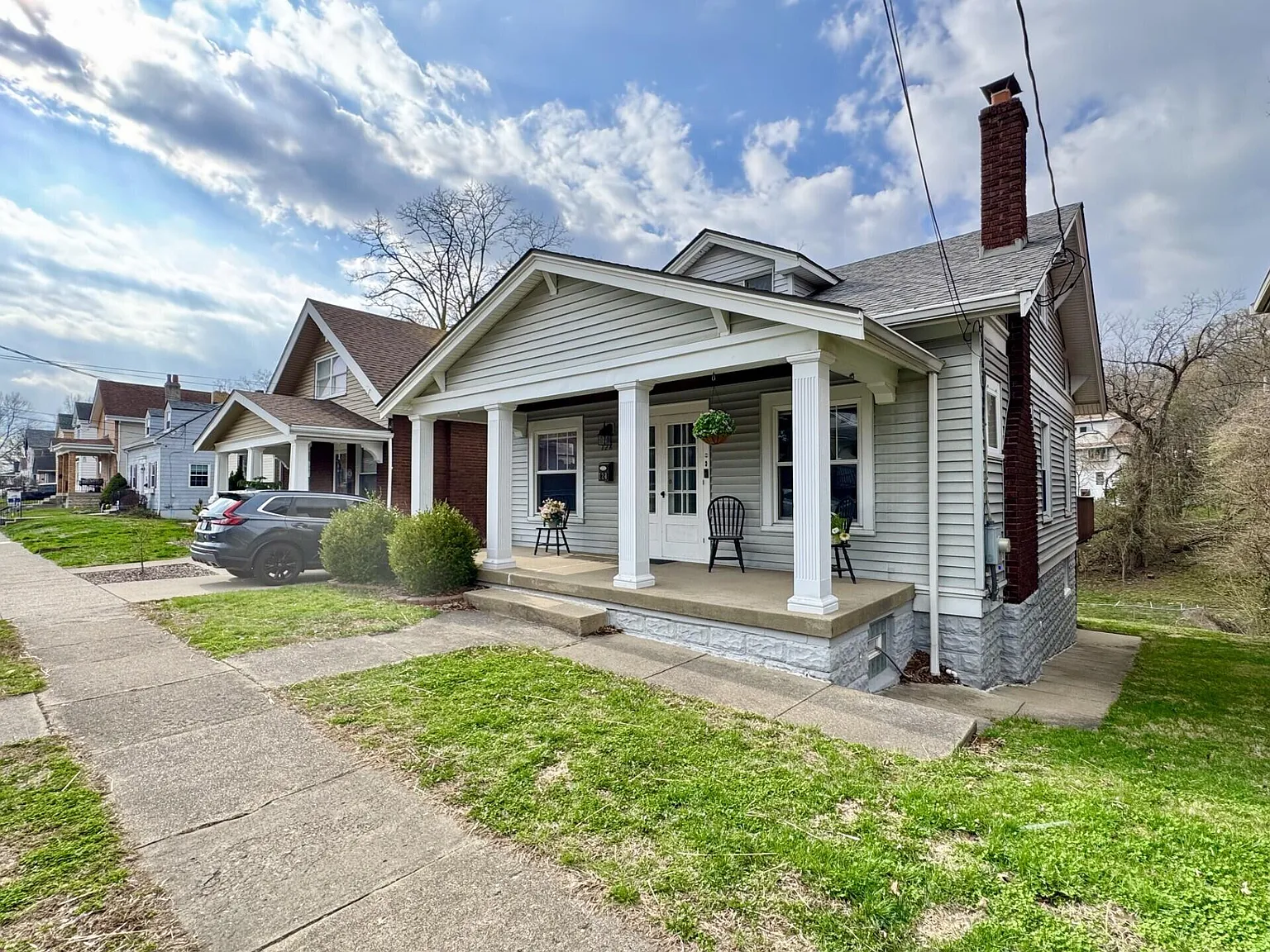 128 W Walnut St photo 1