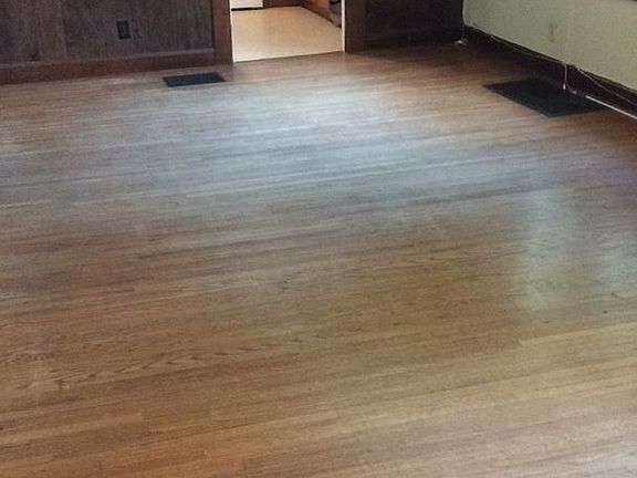 4th image of 308 E Hillside Dr