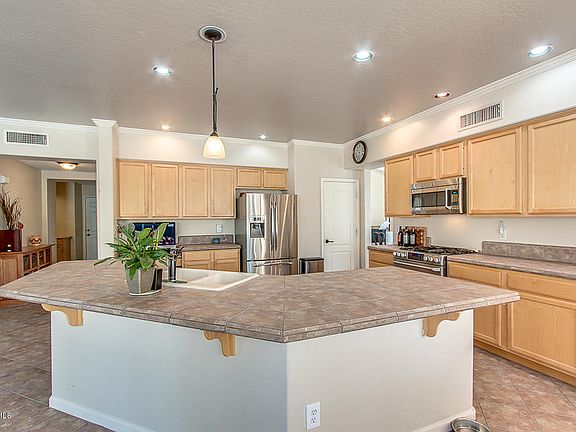 5th image of 2890 S Illinois Pl