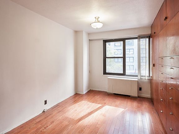 5th image of 220 E 57th St APT 3F