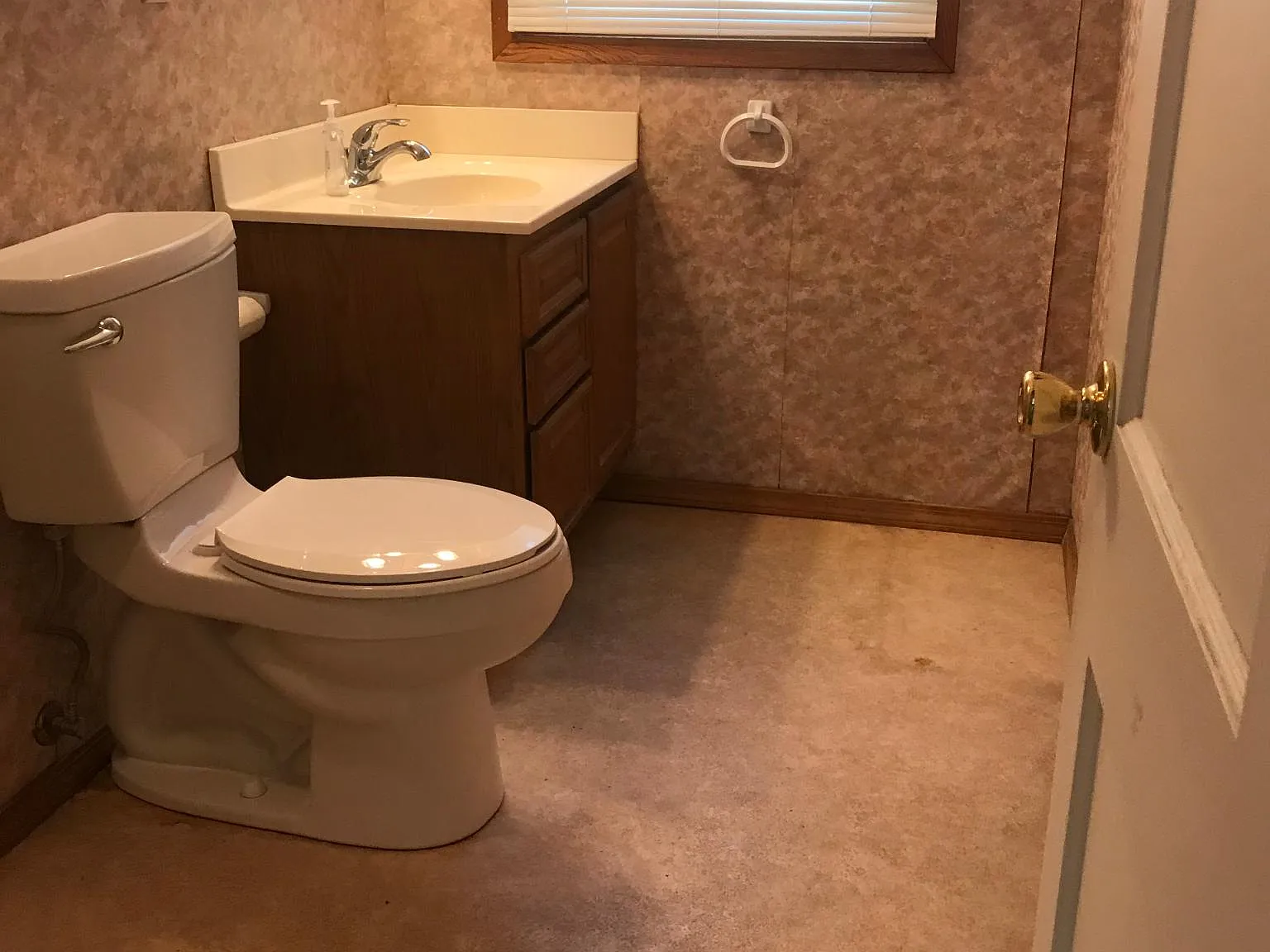 3 bed, 888 sqft, $925 — Photo 4