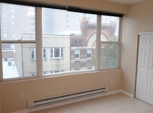 111 S 8th St APT 4, Philadelphia, PA 19106