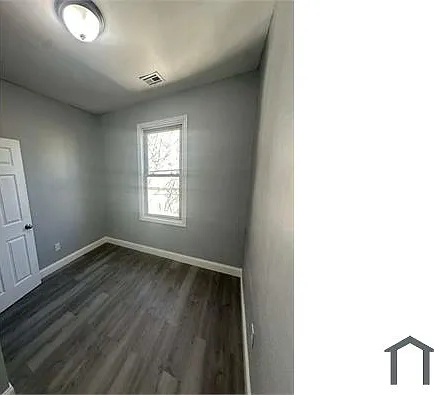 555 E 20th St #3R — Photo 14