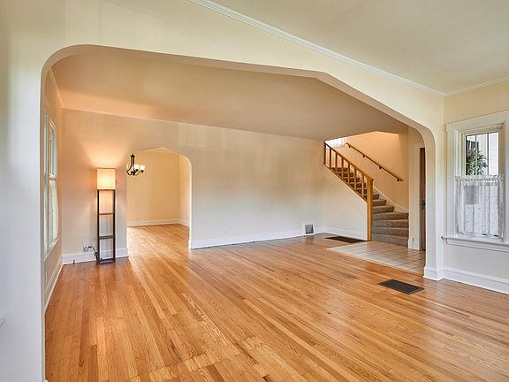 5th image of 3246 Park Ave