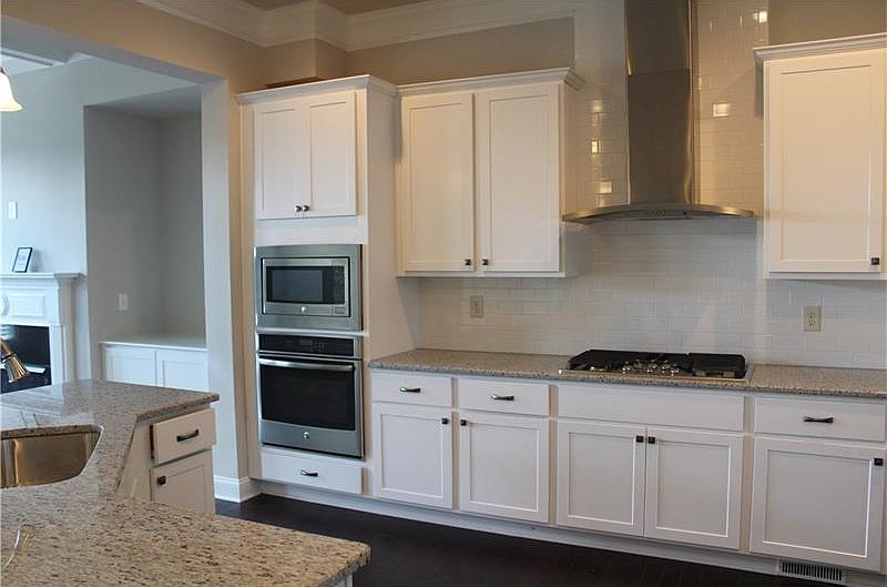 2nd image of 3496 Village Park Way NW