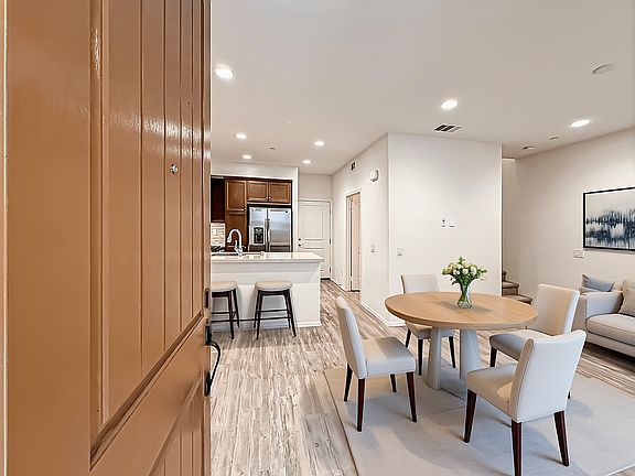 2nd image of 389 Castiano St