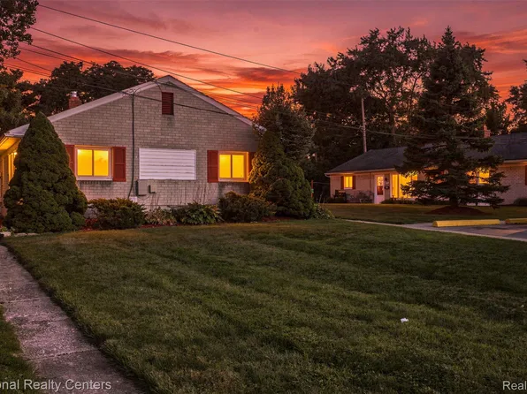 16530 Petrie St, Roseville, MI 48066