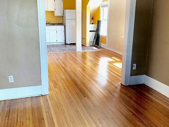 4th image of 1378 Benjamin Ave #1378
