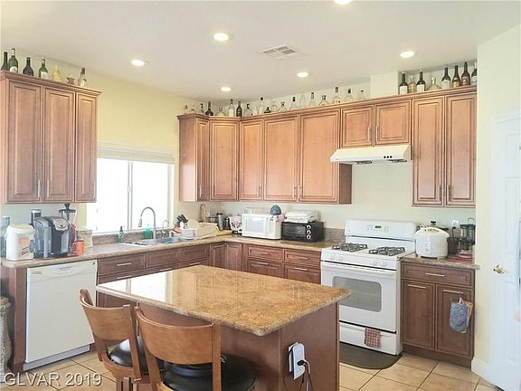 4th image of 8718 Fountain Island Dr