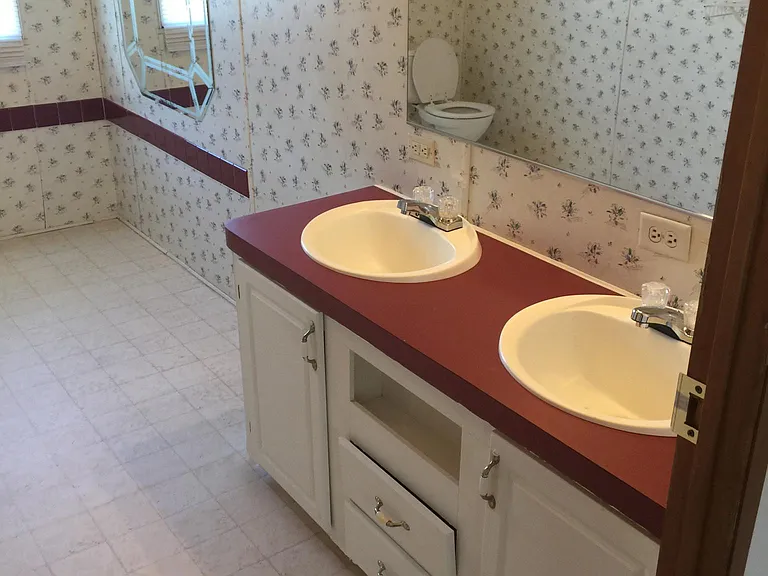 637 Colonial Dr — Photo 11